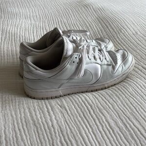 Nike Dunk Low Sneakers